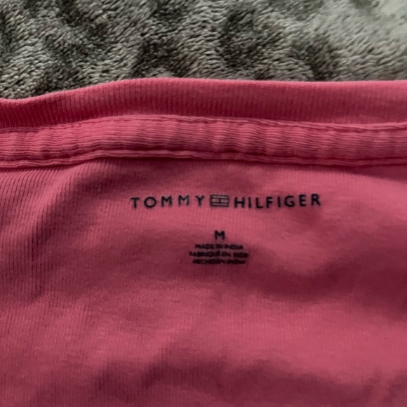 pink tommy hilfiger tee - Picture 3 of 3